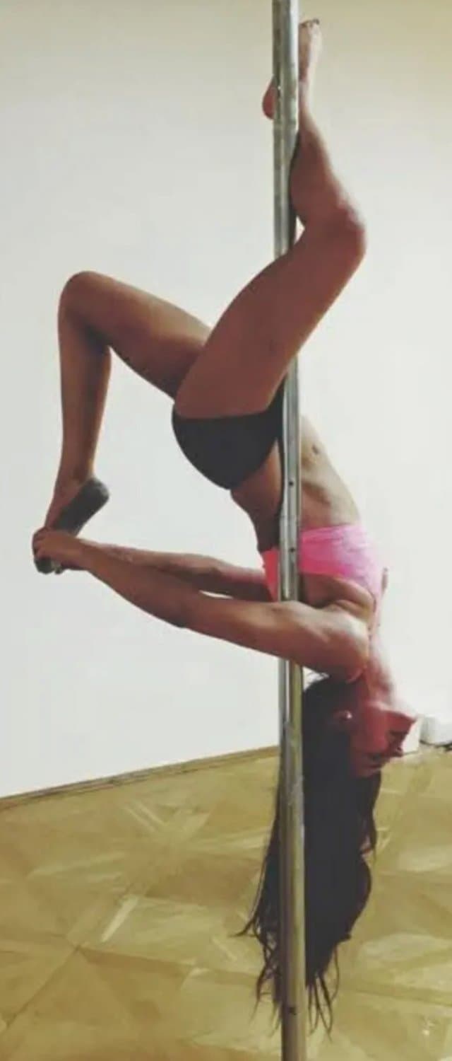 Click to view full size Bea, dirty 29 y.o slovak poll dancing whore spreading her legs