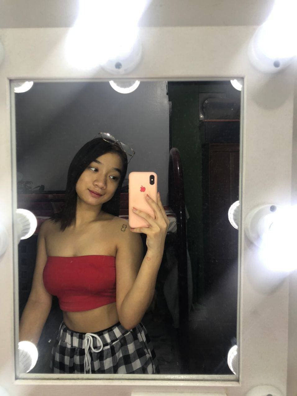 Asian amateur college slut loves to show off her sexy body