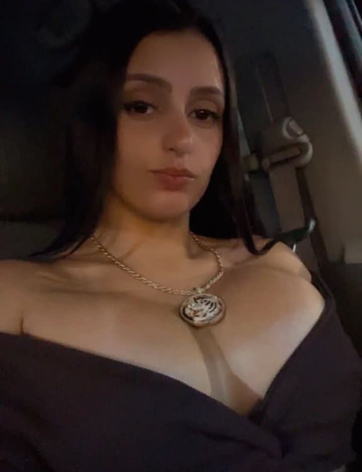 Alguem ja comeu ou conhece. ? Ela é do job em rio grande do job , alguem tem o número ?