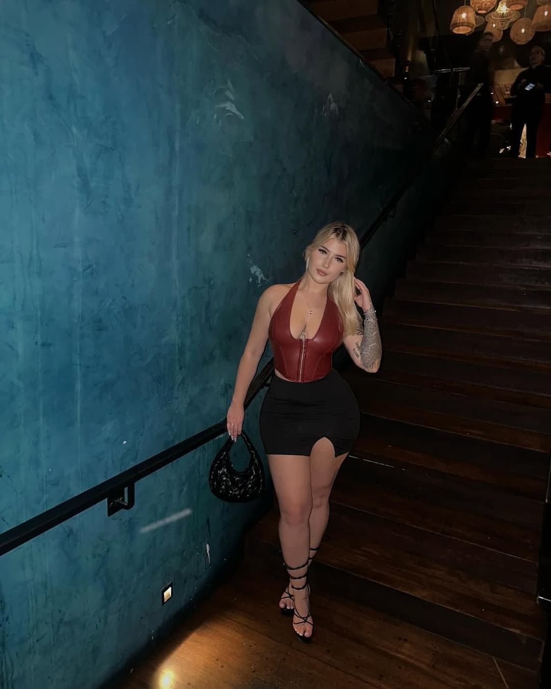 Viktoria, The Classy Gold Digger