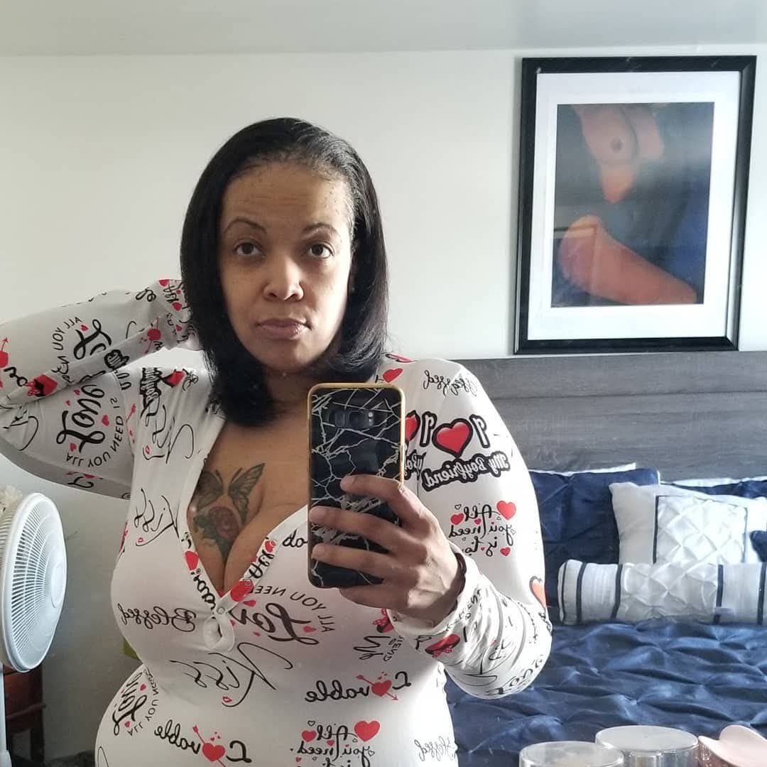 Click to view full size Redbone ebony auntie that got the if We go to the hotel we FUCKIN video & I would not pull out 134