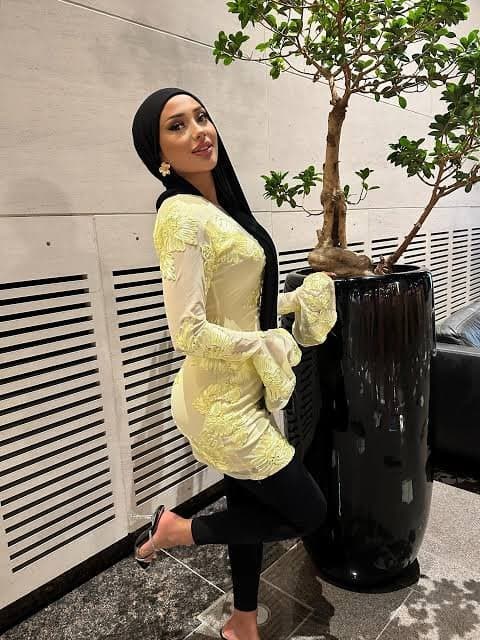 iraqi hoejabi with dsl showing why hijabi bitches r the best ????