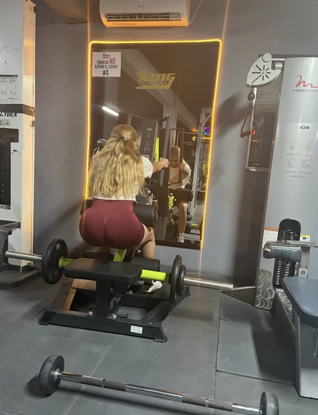 Flaquita blanca culona - Viviana Merced