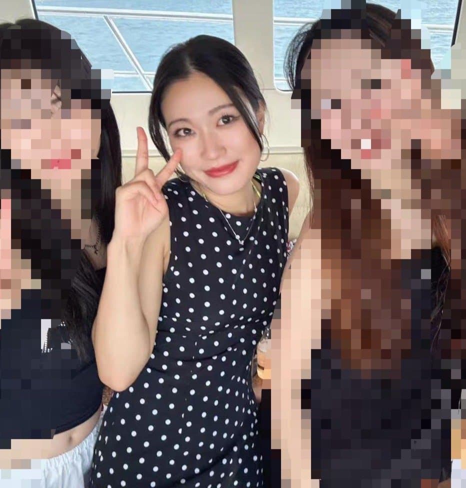 Cute Japanese Girl shows feet in India loves Indian Men