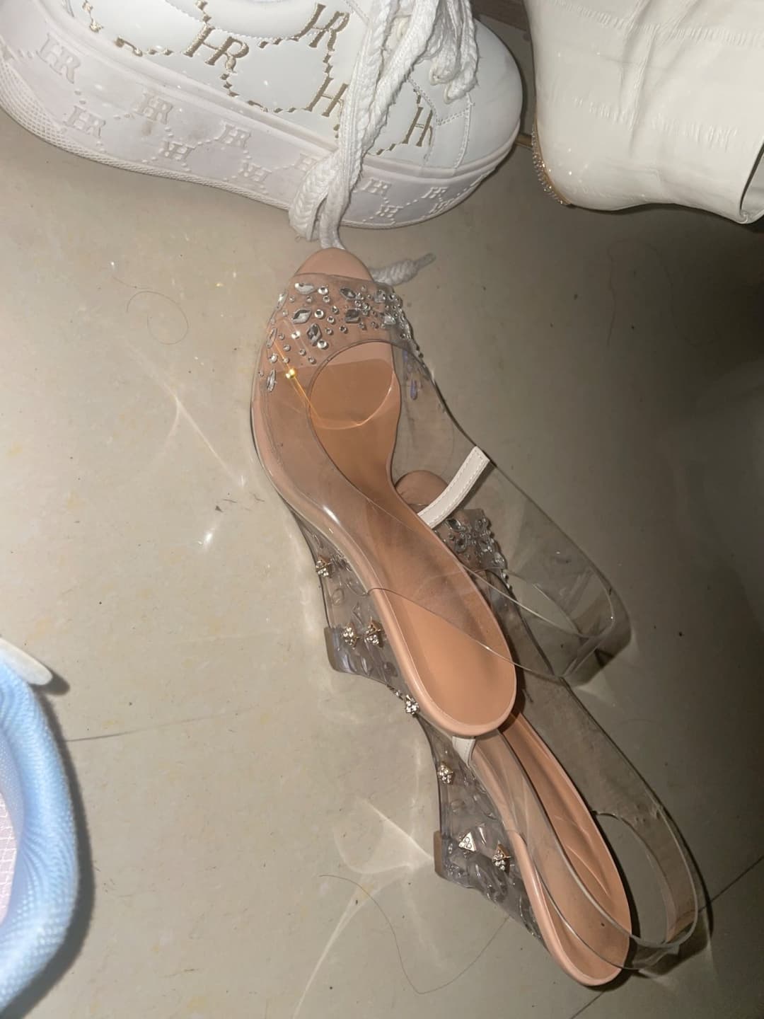 Asian shoes / feet & cum 3