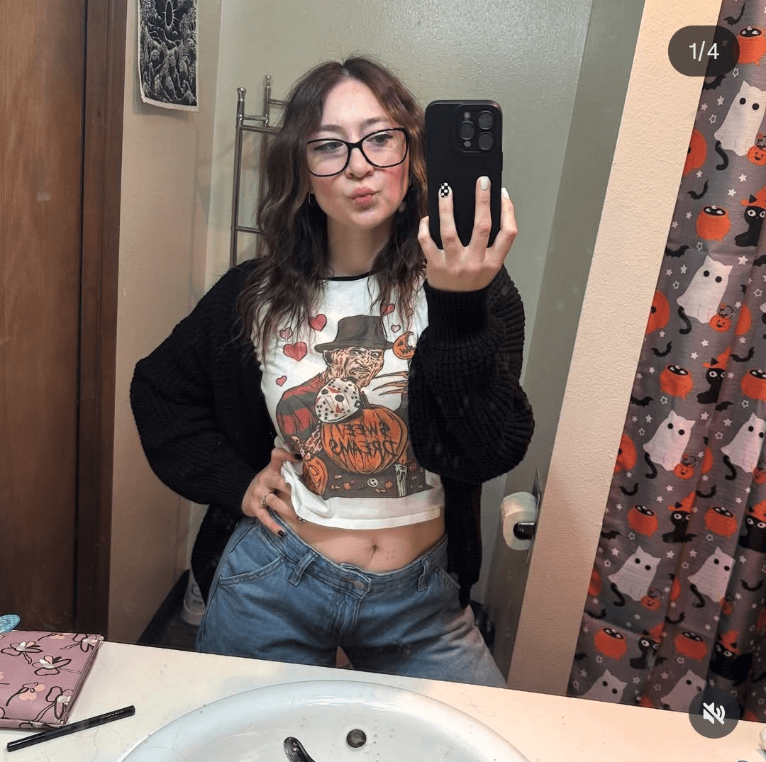 This 34 year old Milf cheated on her hubby for a 17 year old punk ass kid. What a stupid slut.??