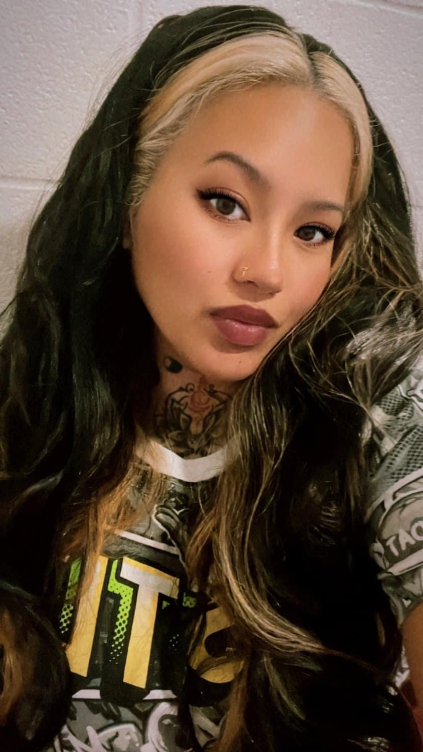 Thick juicy ass Polynesian slut ?