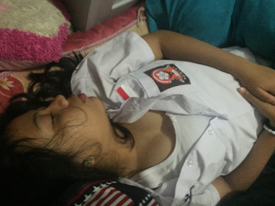 sarah cantik cewek sekolah sma gangbanged toket gede
