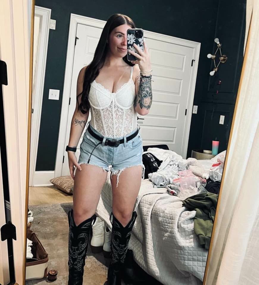 Catherine sent - Send yours on Kik ElVatoLoko97