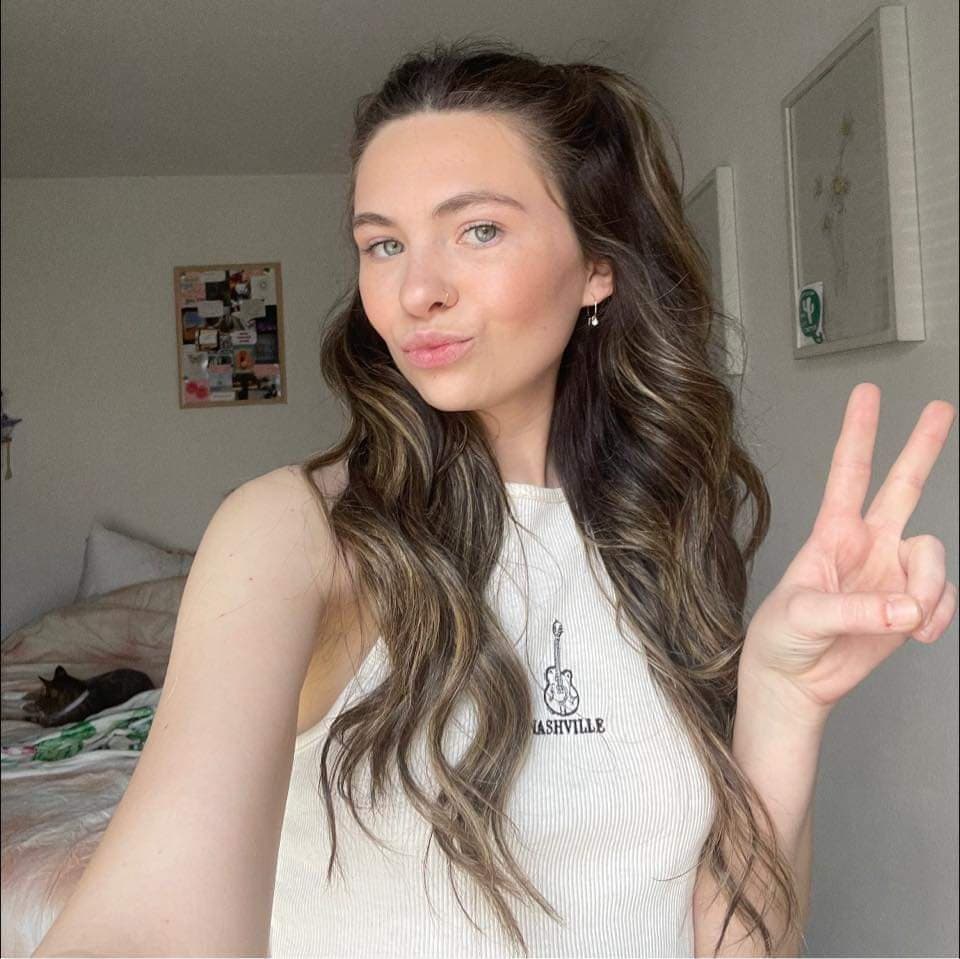 High school crush started an onlyfans sucking a mystery guys cock