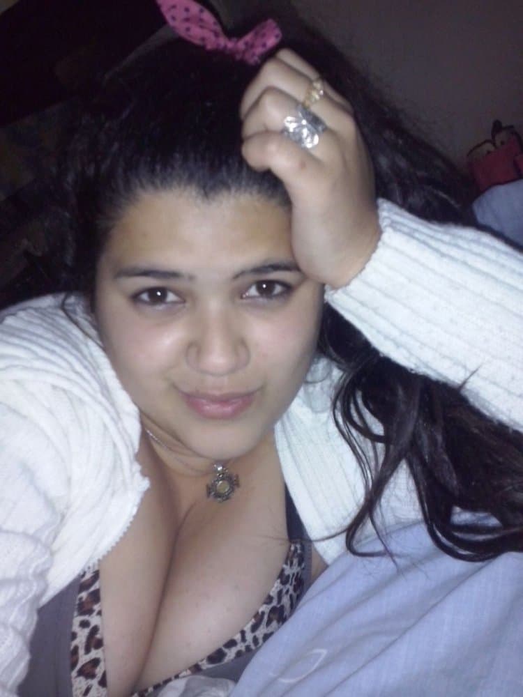 Click to view full size Cin mostrando las tetas