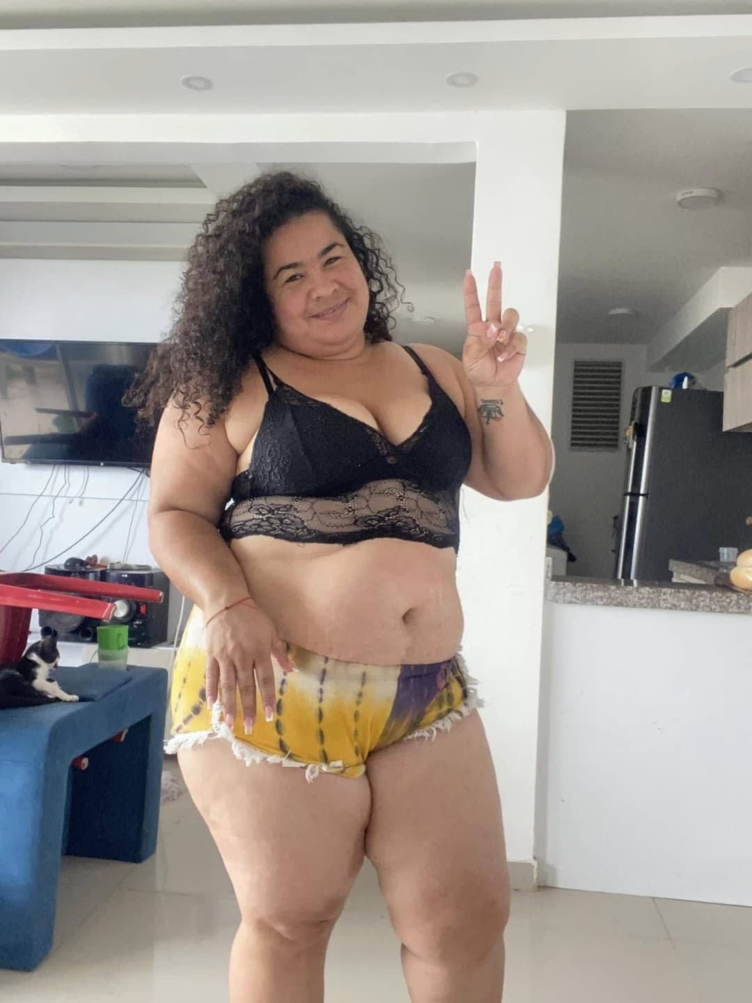 COLUMBIAN BBW BIKINI BABE