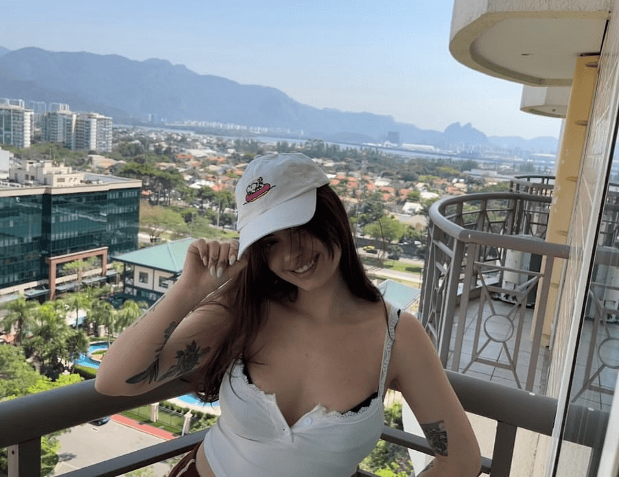 Young hot slut, amazing faceporn. Big boobs