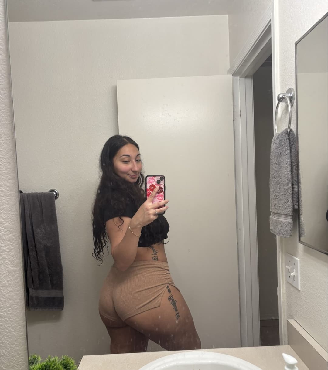 Latina With Booty Meat ?