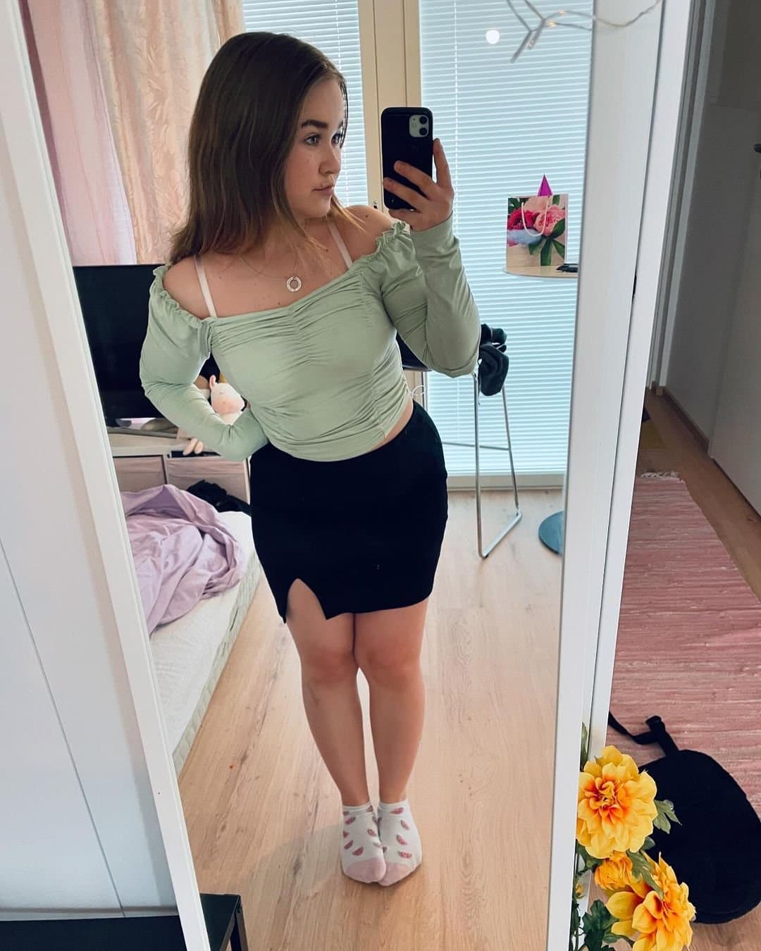 Cute Socks Slut Teen on Twitter: @SarahQueni