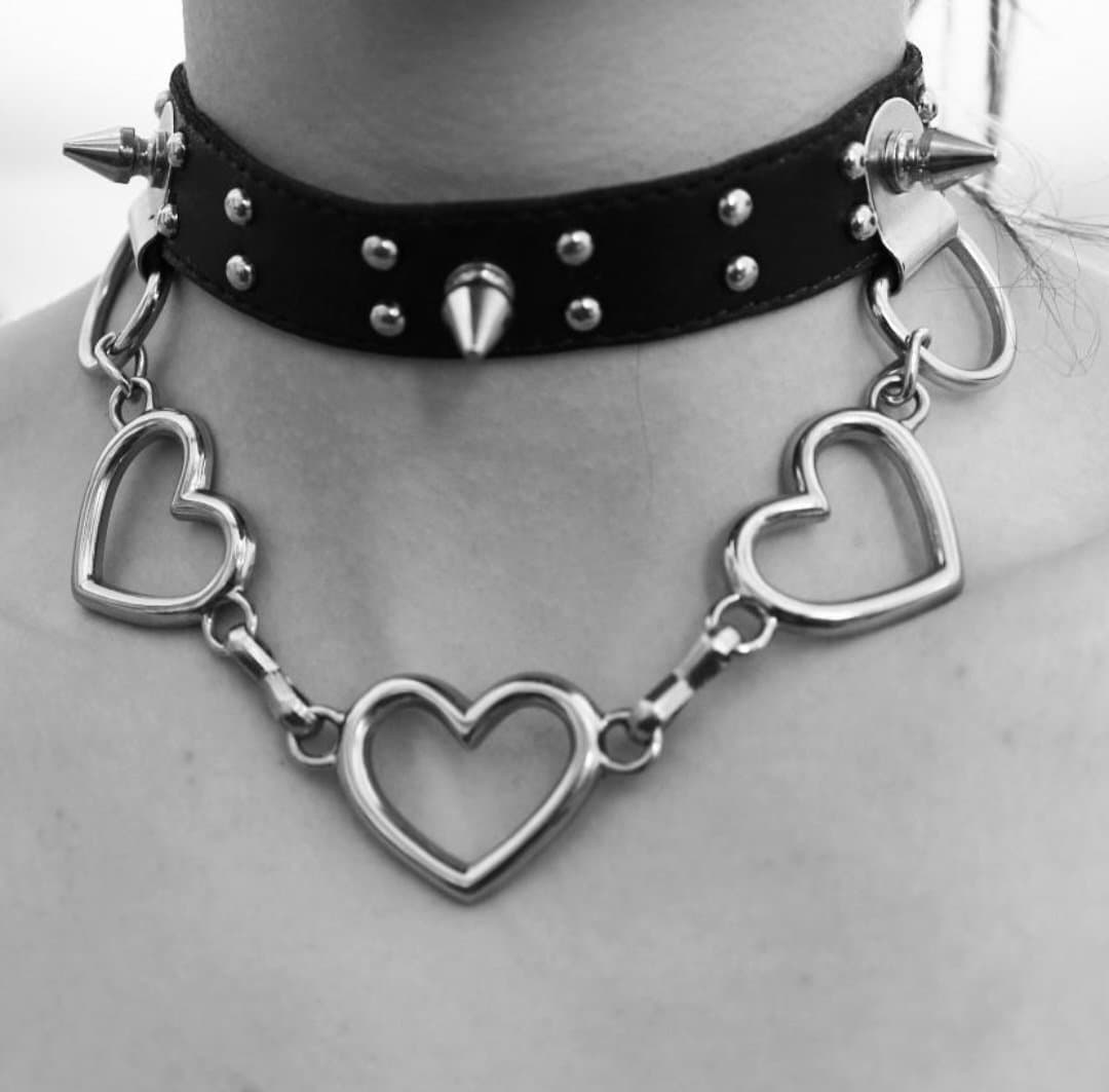 SKINNY EMO SLUT ALLY BEGGING FOR HUGE ROPES OF CUM