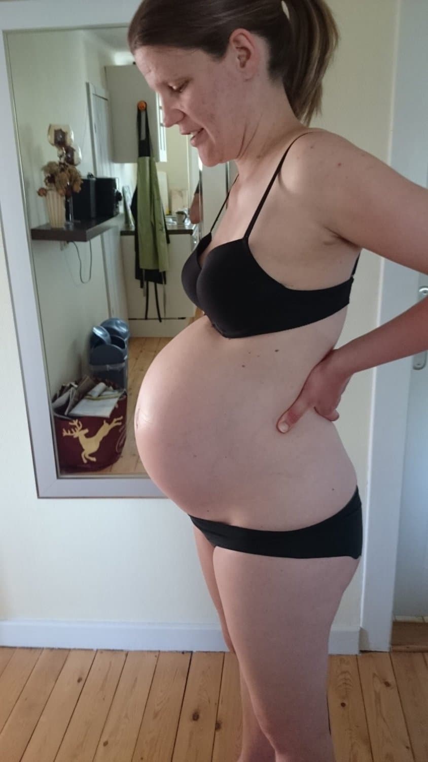 Click to view full size Stefanie Lenz, skiny housewife from Germany