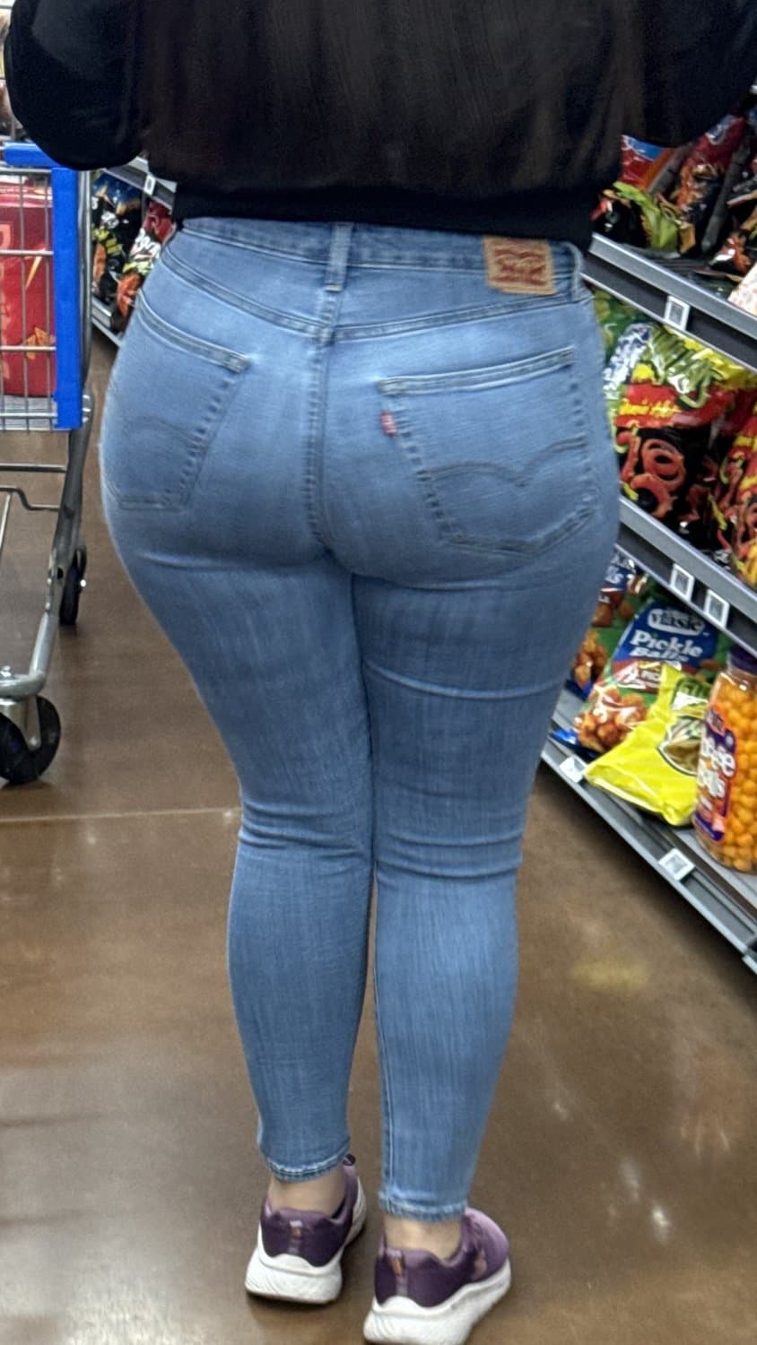 Creepshot : Thick Latina In Denim : NSFW Audio