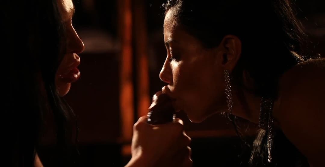 Frames of threesome between Aaron Rock, Canela Skin and Kira Queen