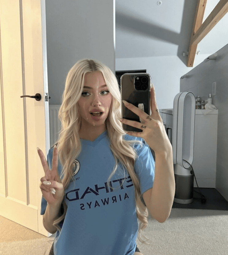 Whosari1414 Big Tits Blonde Teen TikTok College Cum Slut Tightt Pussy Thot - MEGA LEAKS
