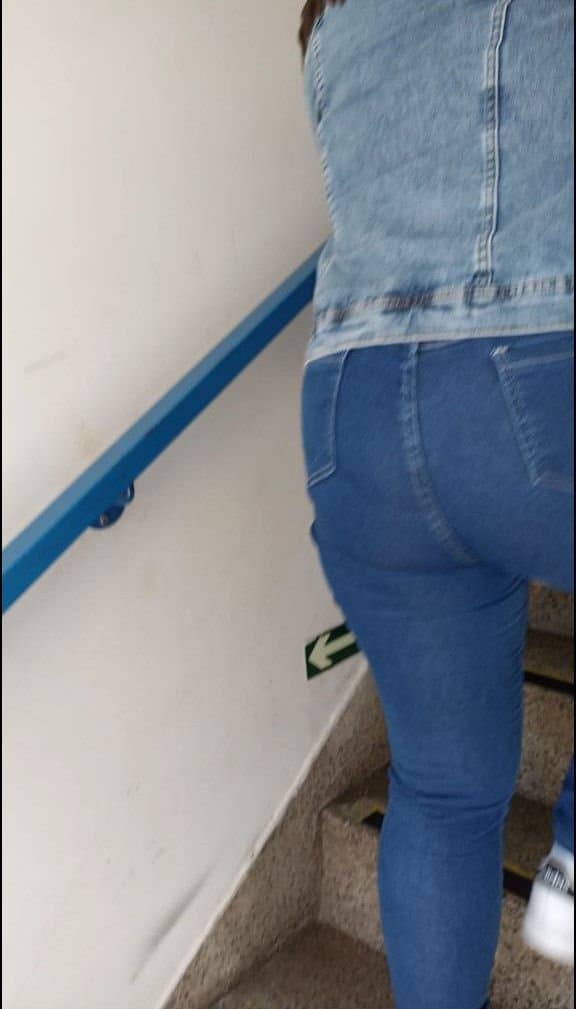 BBW was wearing red panties under her fat ass in jeans, she went up and I ....??