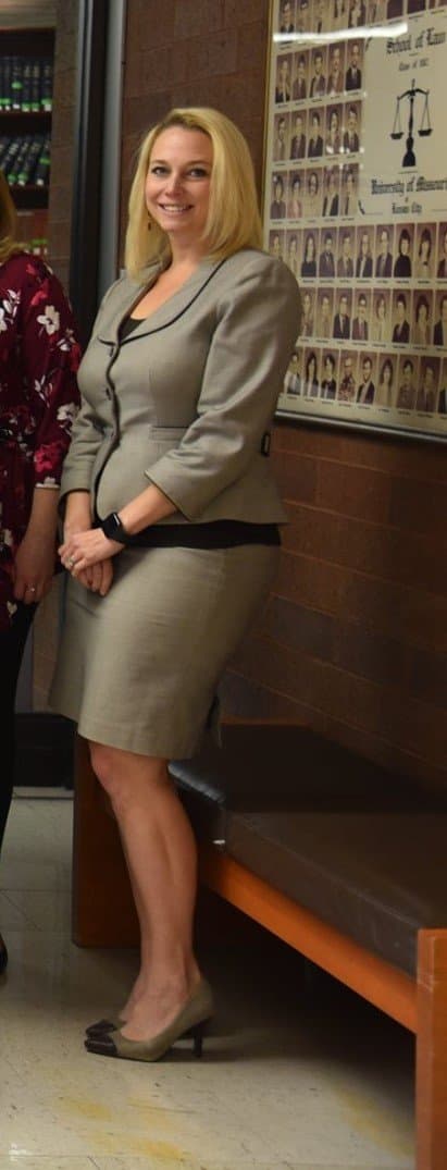 Cast your vote for the best tits at Mardi Gras from this busty j u d g e!