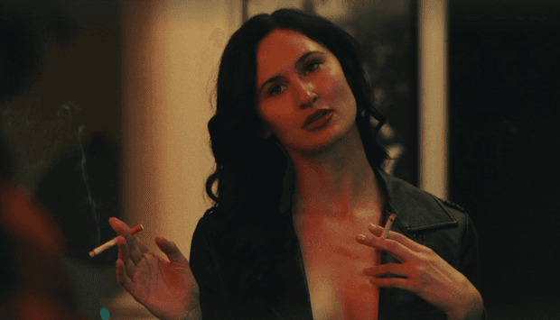 Click to view full size smoking horror hottie from horror movie A