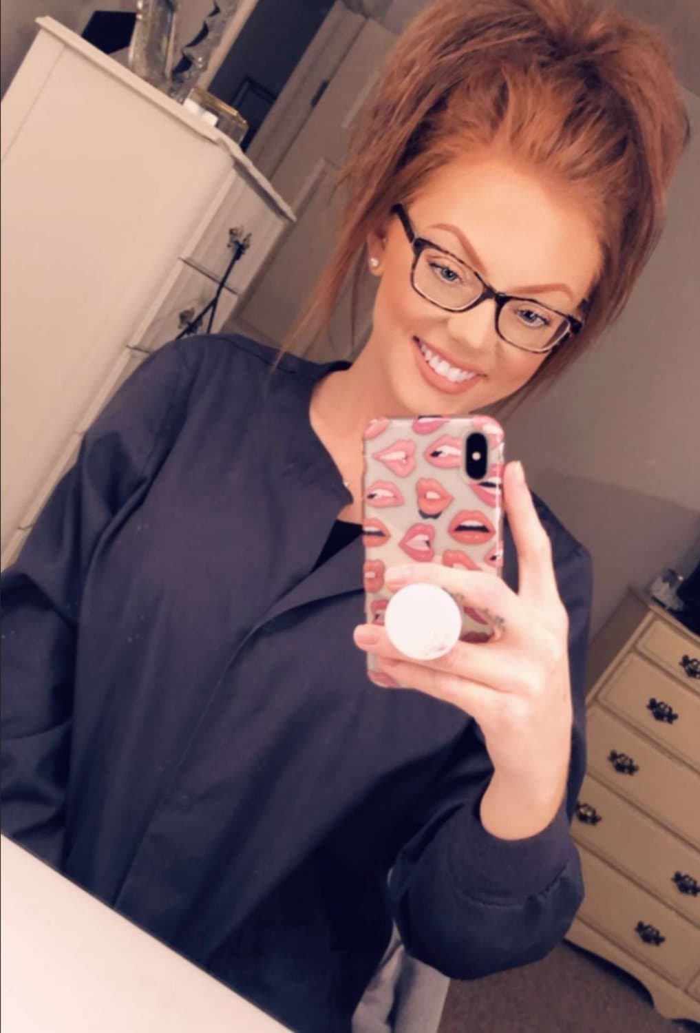 33 year old robin from Kentucky LOVES to cheat on her husband