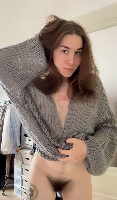 Petite salope belle chatte