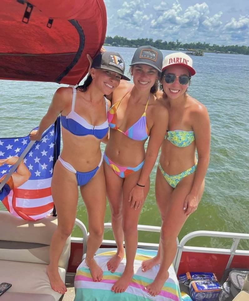 Guy wants tribs on his crush send them over n ill send his reaction kik user87766899026