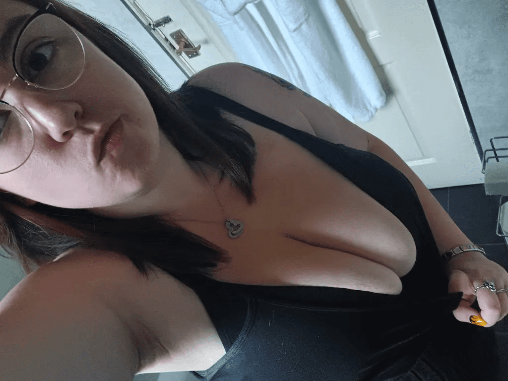 JM 28 34DD from Glasgow