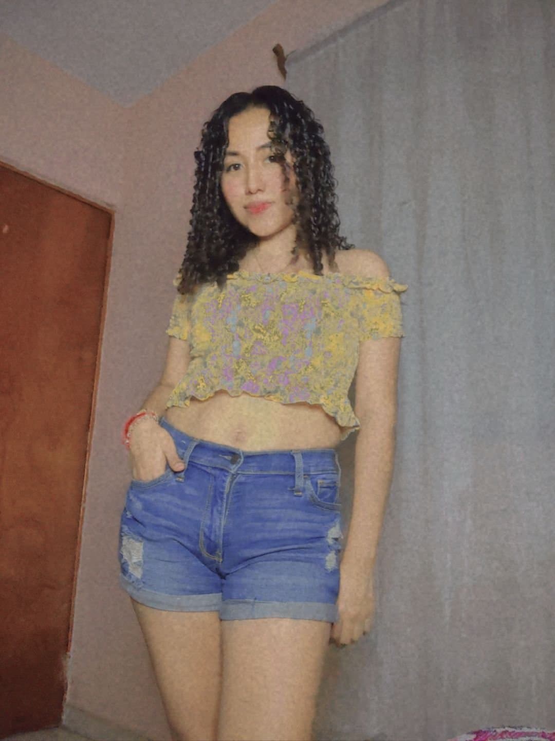 Putita morena culona filtrada y exhibida