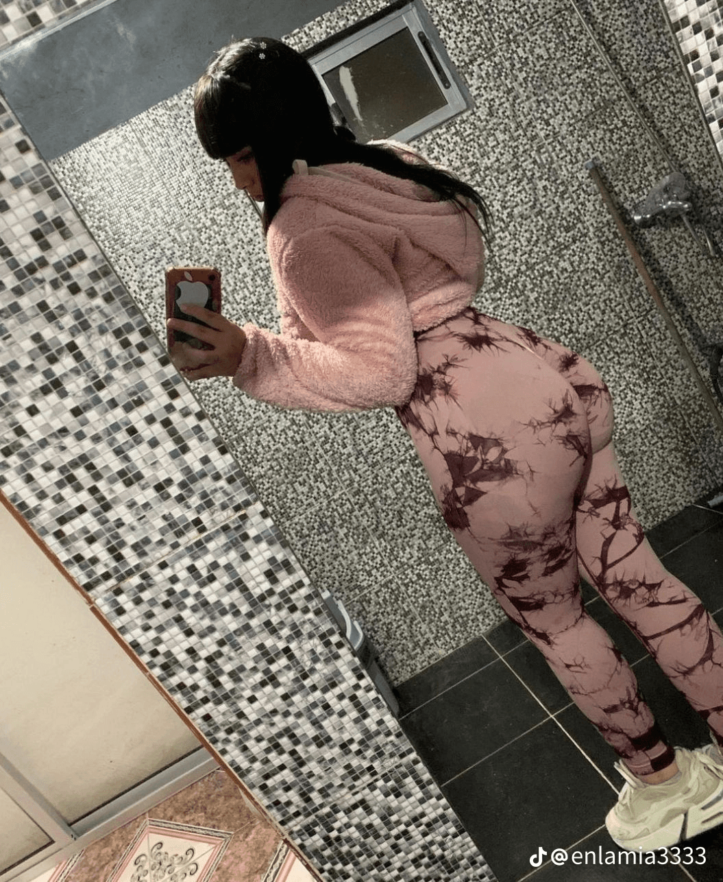 Putas hermosas pendejas con calza levanta cola gym hermosas culonas divinas como nos gustan??