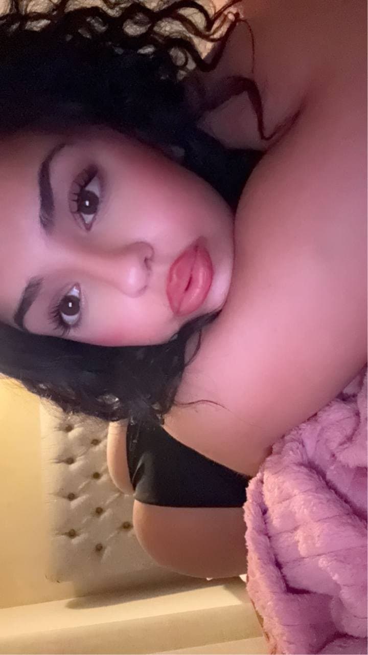 Cute Arab Teen With Curly Hair???