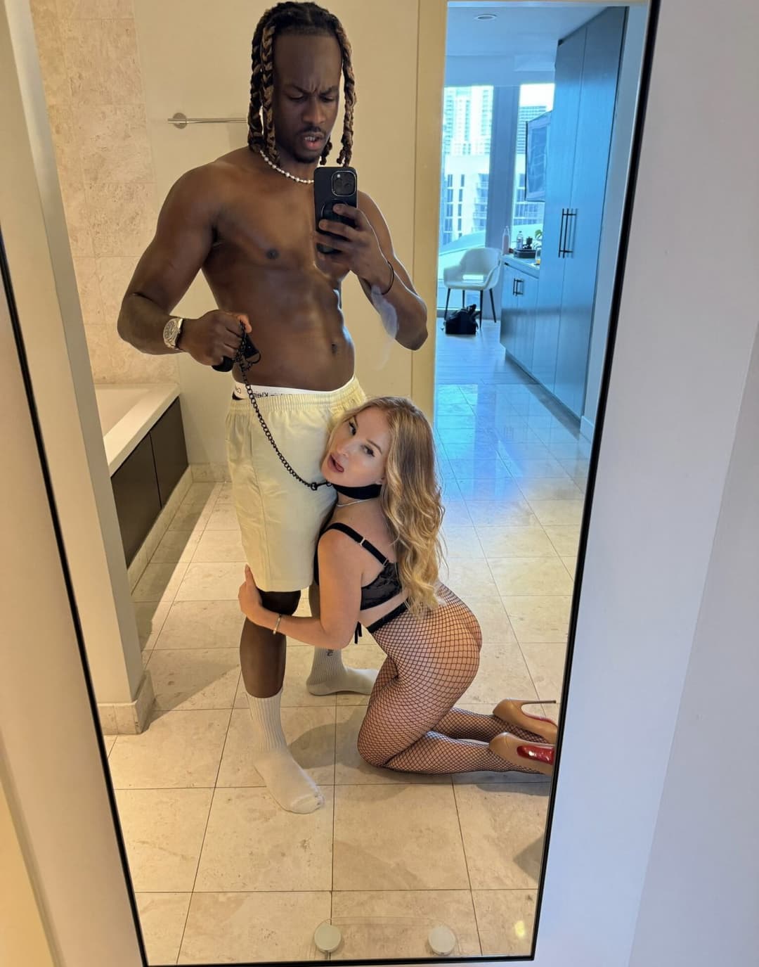 Chienne à black soumise