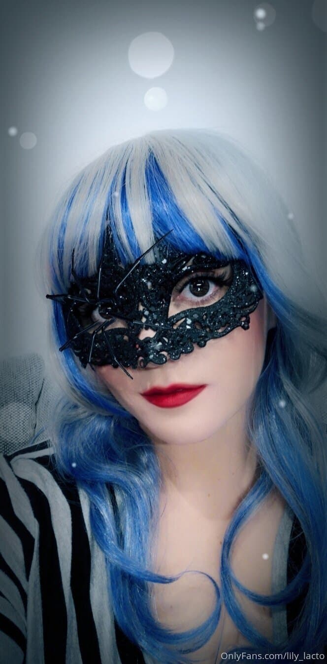 HUGE lactating tits on beautiful cammer model - Lily_lacto