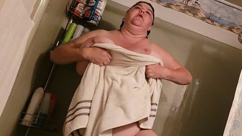 Big tits Amputee leaves home naked, rebels with husband