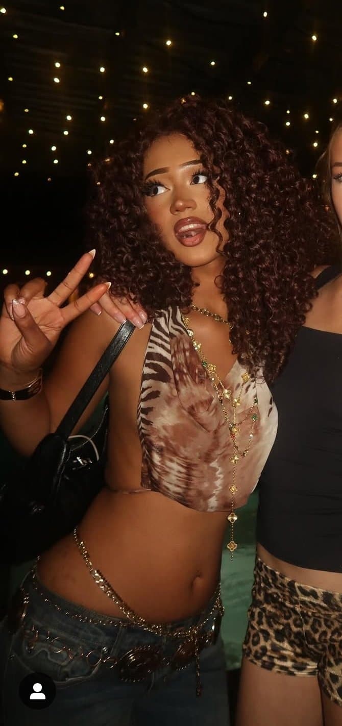 Click to view full size Fatimavsb pretty face need to be covered with cum??