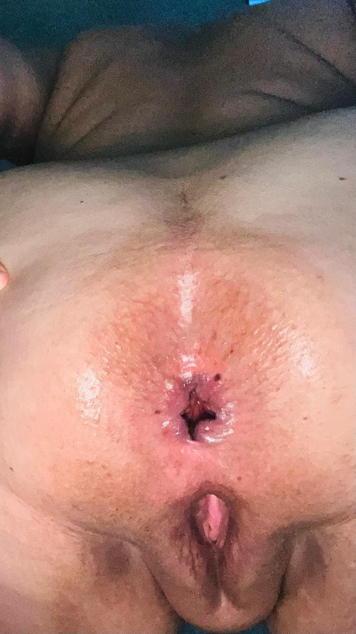 Click to view full size Esposa coroa branquinha de um seguidor. Adora anal, branca, madura, mature, milf, Ass fuck, amador.