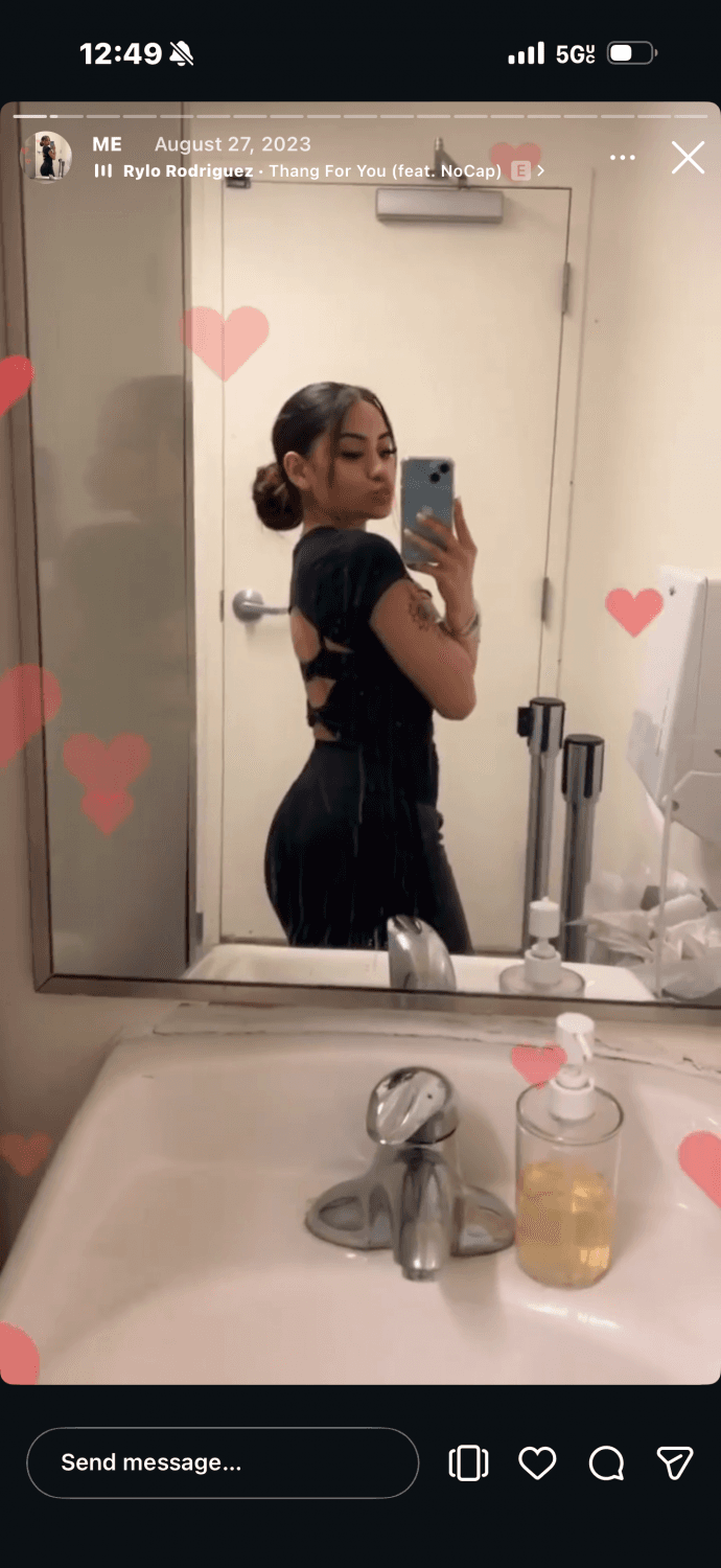 Sexy Chicago Latina slut ??? anybody got this slut? Dm