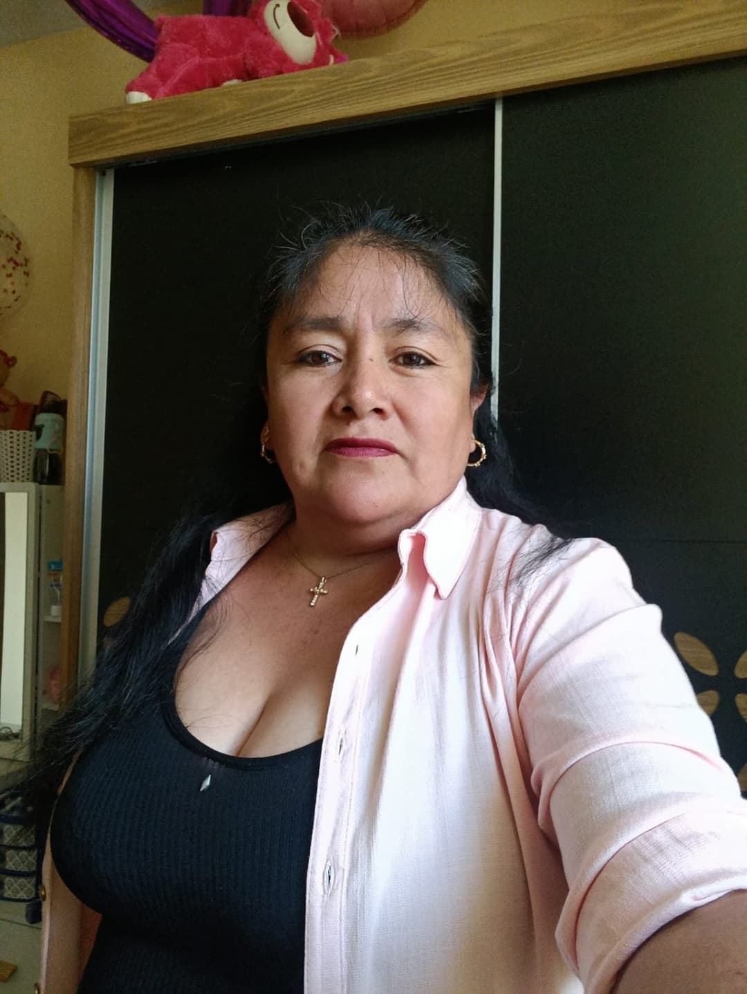 SEÑORA AURORA MILF CON COÑO GRANDE Y PELUDO .. MAMA DE MI AMIGO ESTABA AGUANTA POR UN ? GRANDE