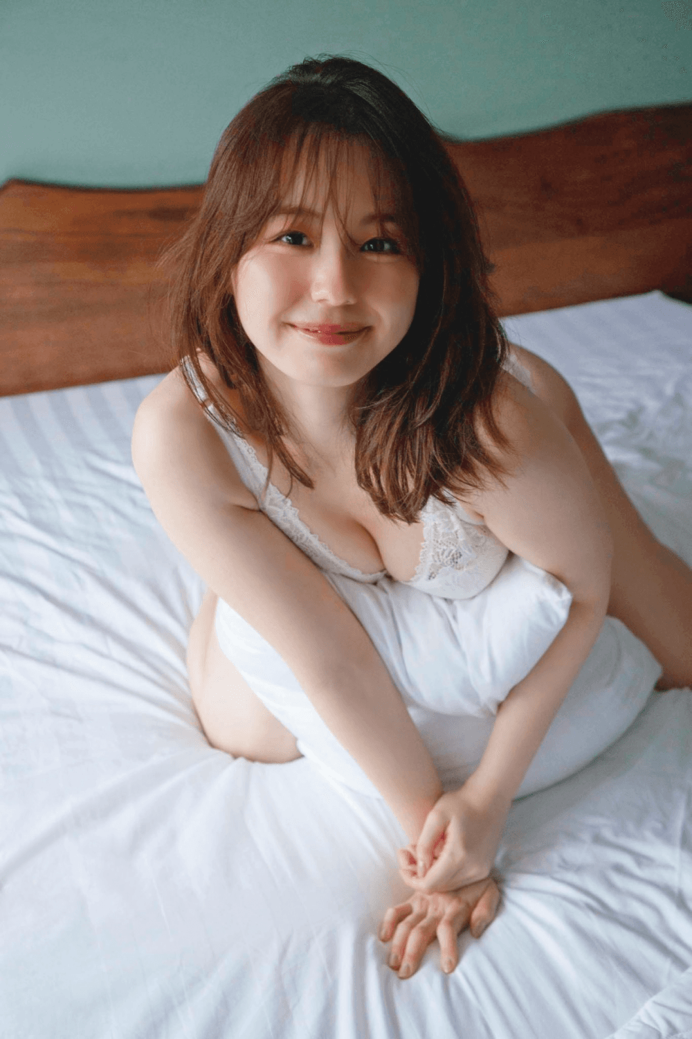 Click to view full size Koike Rina 小池里奈 Gravure