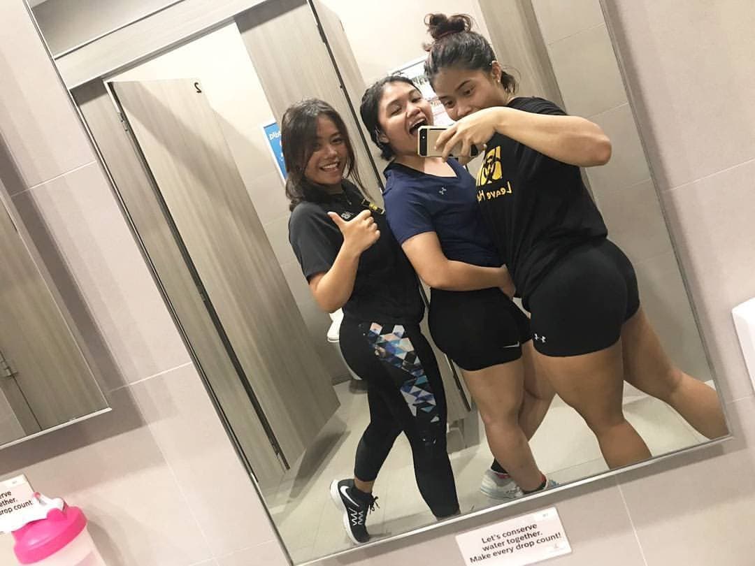 My favourite fitness girl also have nice thigh and booty too