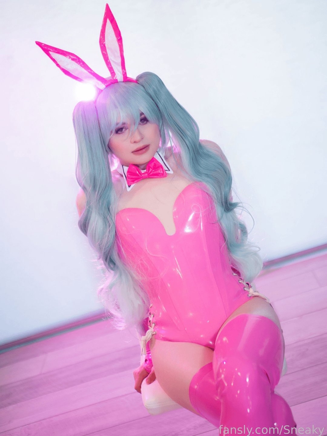 Sne@ky (Fansly) December Update