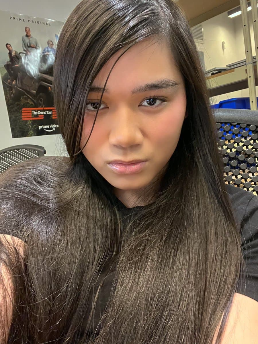 [FURRY] ??? vietnamese nonbinary femboy with a cute face (ņöväfłüffÿħüşķŷ)