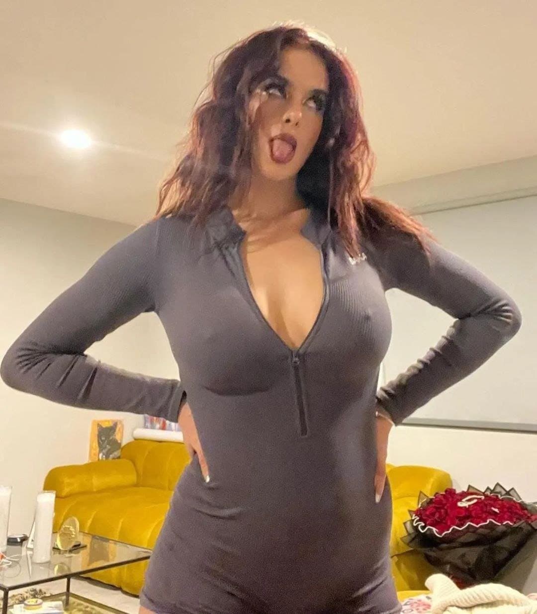 La  Gala con las intermitentes prendidas ???