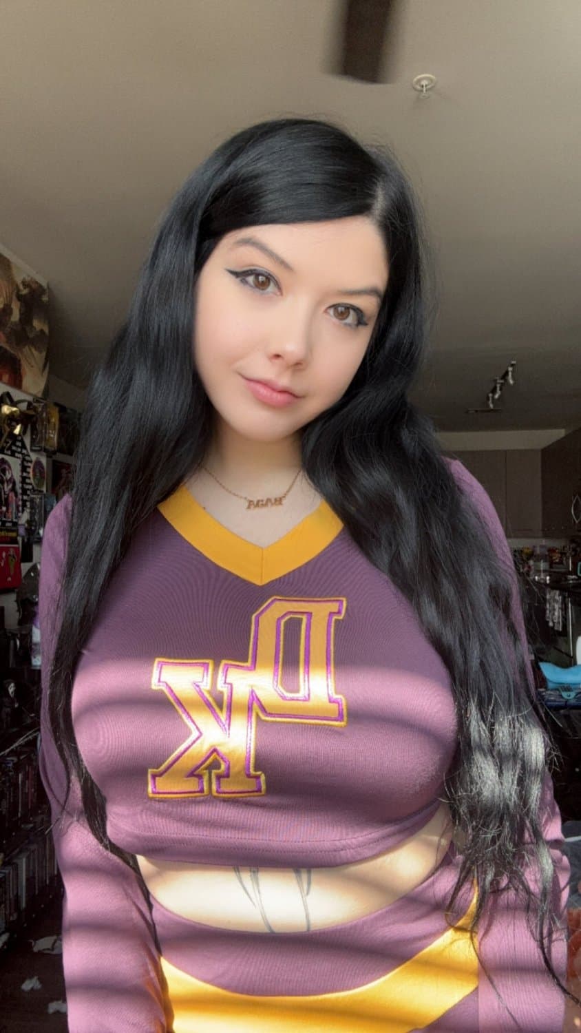 "Lil Baja" is a lil stuck up bitch that would make for perfect breeding material.???