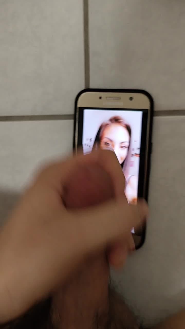 Ma grosse pute de tante qui se fais trib par plusieur gars