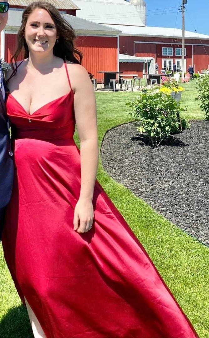 Big tit wife loves to play and show off