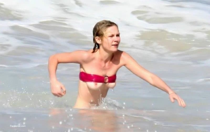 Kirsten Dunst Naked Pics/Vids. Celebrity, Celebrity, Celebrities.